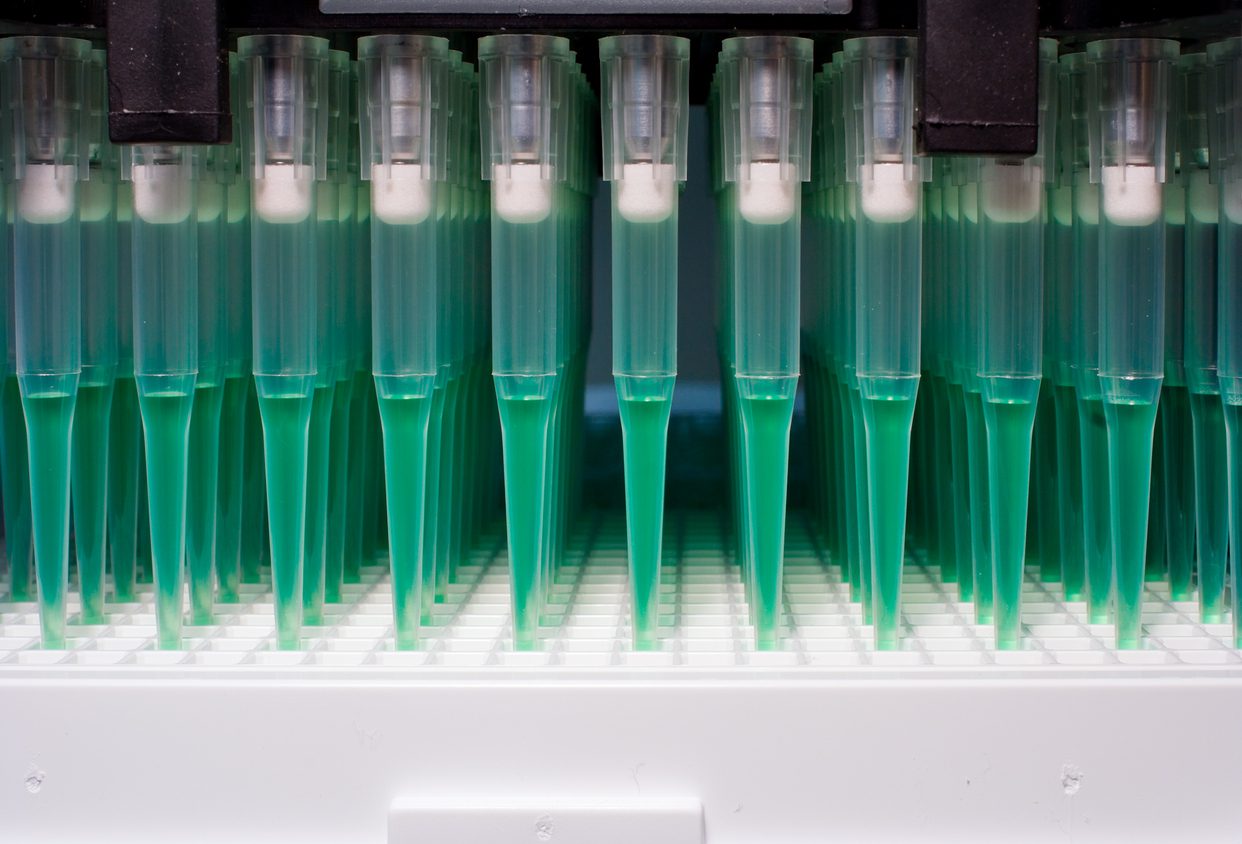 Automated pipettes in a biomedical research lab
